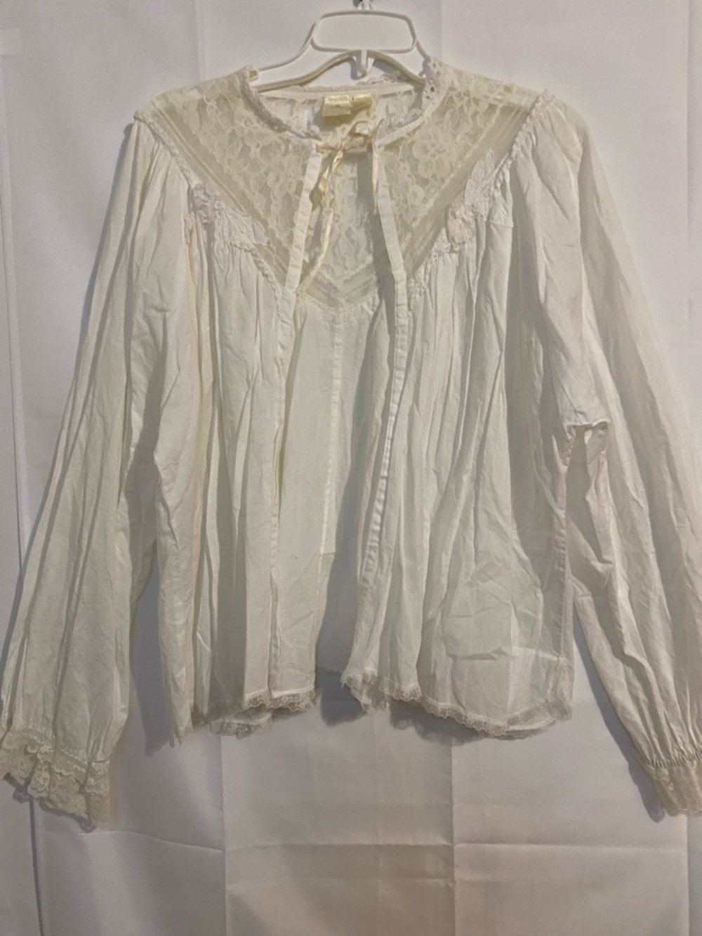 Women’s Victoria's Secret White Lace Yoke Peasant Blouse (Sleep) - Picture 1 of 8